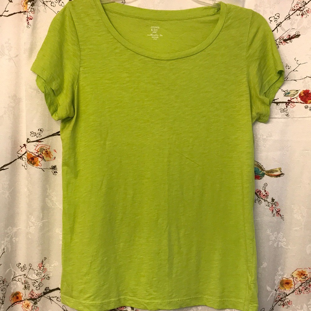❌SOLD❌ Bundle only 🍏Crown & Ivy soft t shirt